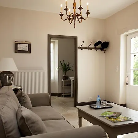 לינה וארוחת בוקר De Charme Les Bruhasses 3*