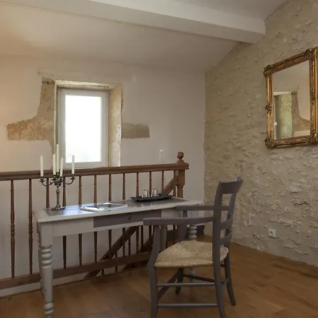 Bed & Breakfast De Charme Les Bruhasses 3*