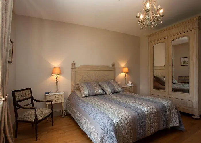 فندق مبيت وإفطار De Charme Les Bruhasses كوندوم